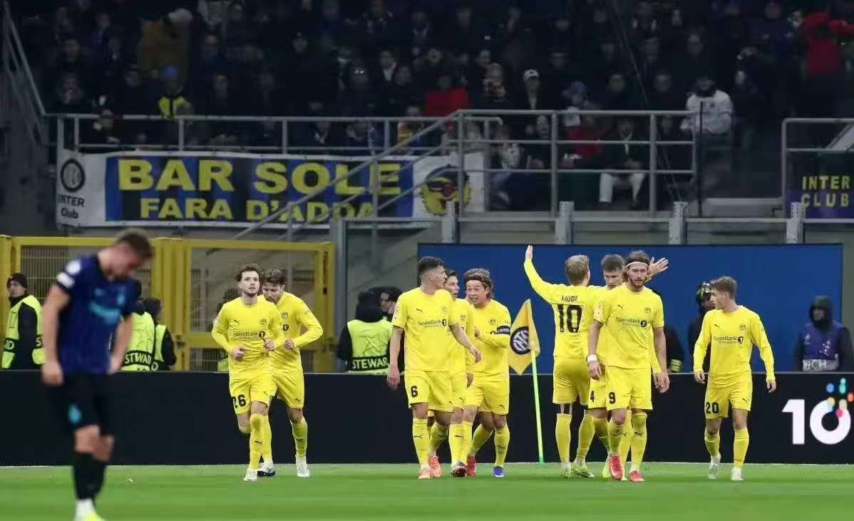 Žlutý zázrak: Když si dres oblékne víra